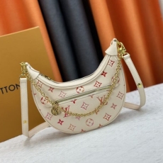 Louis Vuitton Hobo Bags